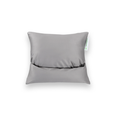 Product TRAVEL Premium Kissenbezug displayed on a clean background, showing main features and details, no visible text, neutral and inviting presentation