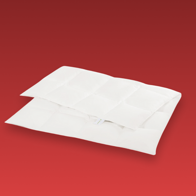 Product HOME Bettdecke displayed on a clean background, showing main features and details, no visible text, neutral and inviting presentation